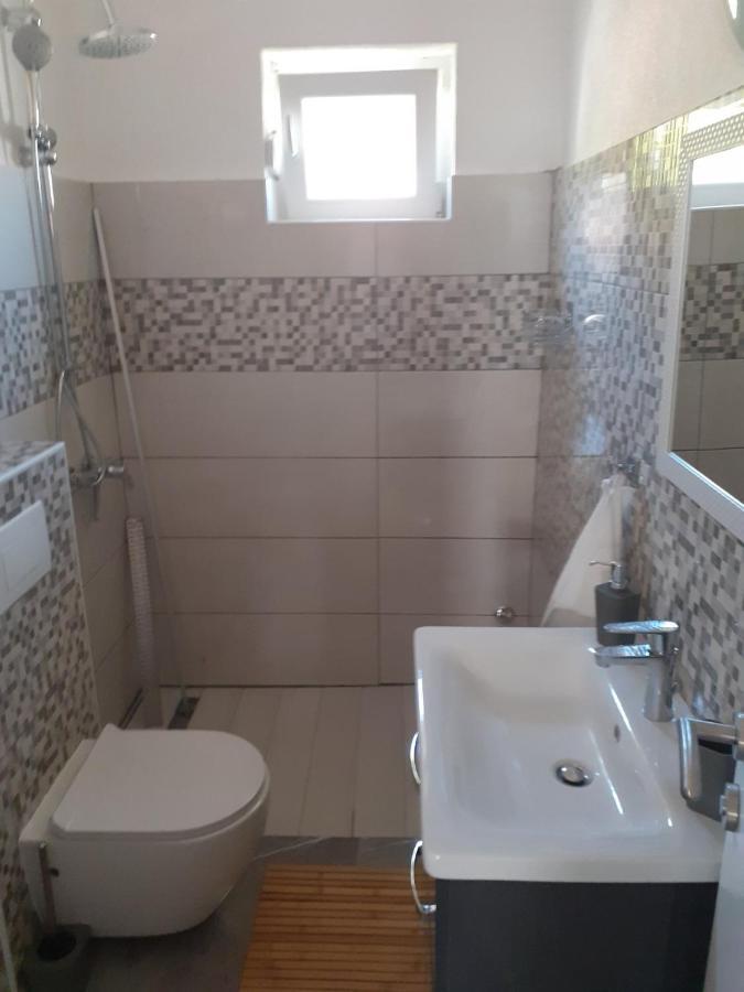 Pavel, Studio Apartman Privlaka  Buitenkant foto