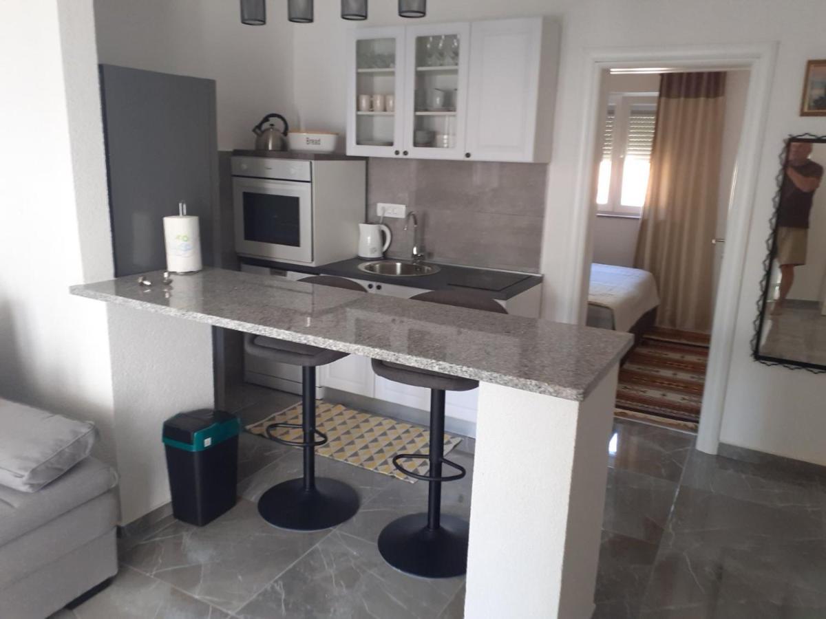 Pavel, Studio Apartman Privlaka  Buitenkant foto