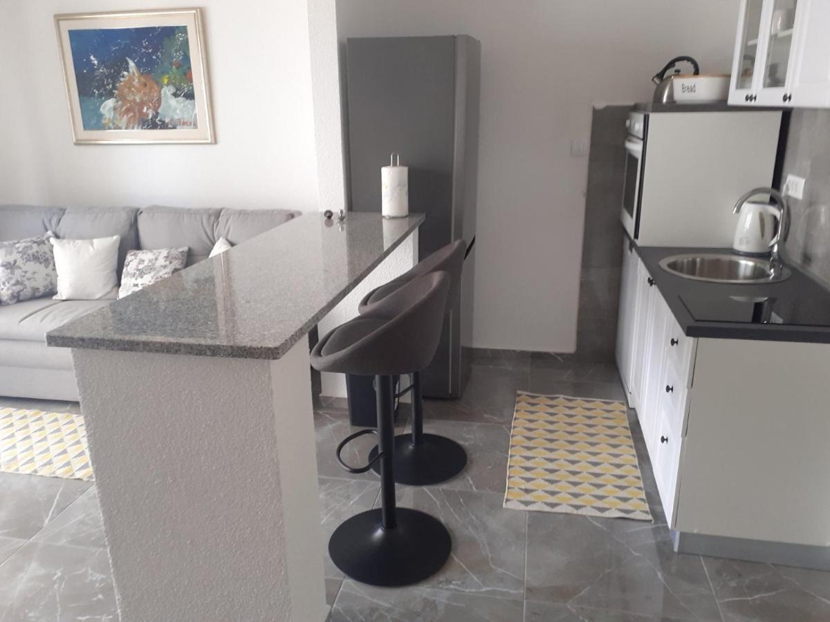 Pavel, Studio Apartman Privlaka  Buitenkant foto